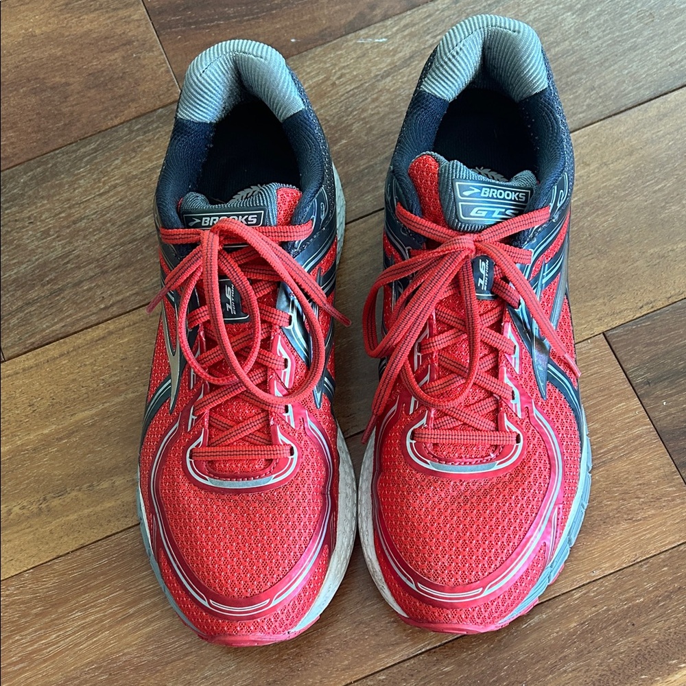 Brooks GTS Men’s Red and Gray Running Shoes- Size 10 - Excellent Condition